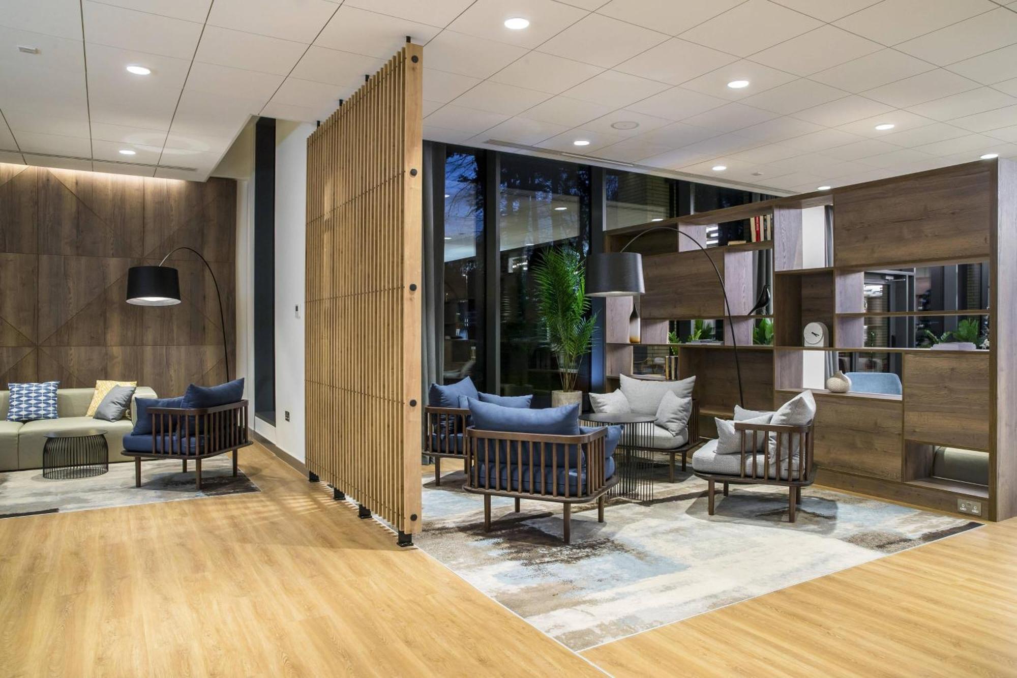 Courtyard By Marriott Edinburgh West Hotel Екстериор снимка