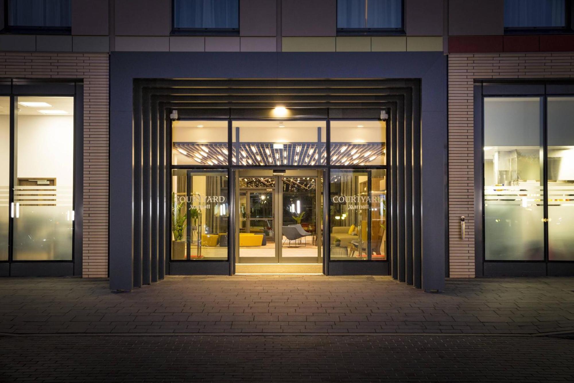 Courtyard By Marriott Edinburgh West Hotel Екстериор снимка
